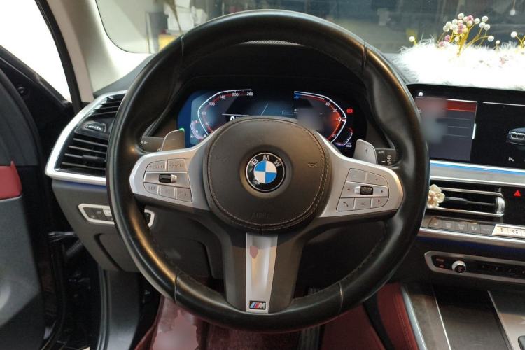 Used BMW X5 2022 Restyled xDrive 30Li Luxury Version M Sport Package Steering Wheel