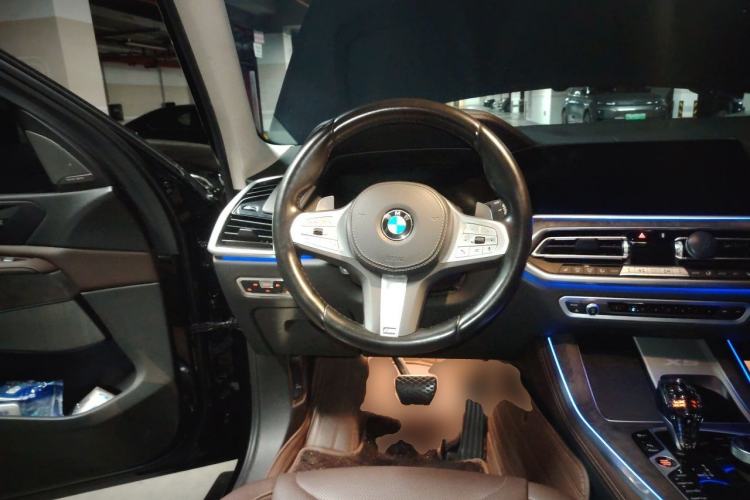 Used BMW X5 2022 xDrive 30Li M Sport Package Steering Wheel