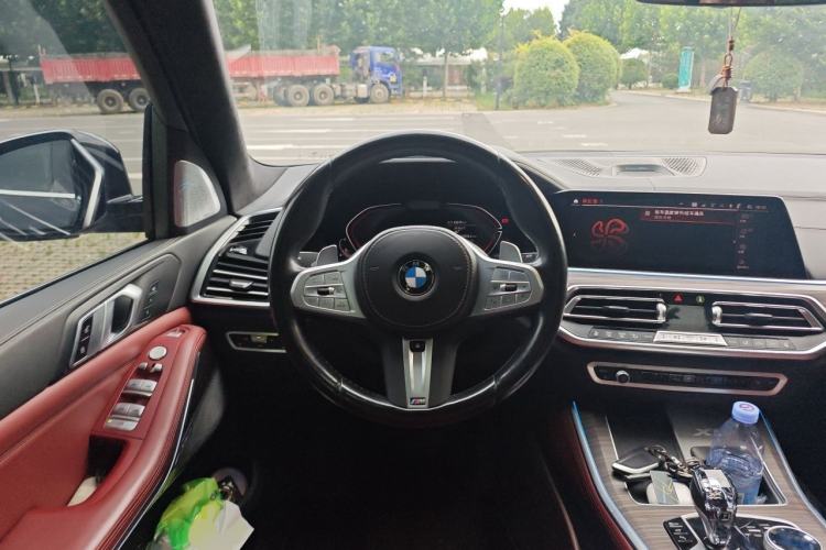 Used BMW X5 2022 xDrive 40Li Luxury Edition M Sport Package Steering Wheel