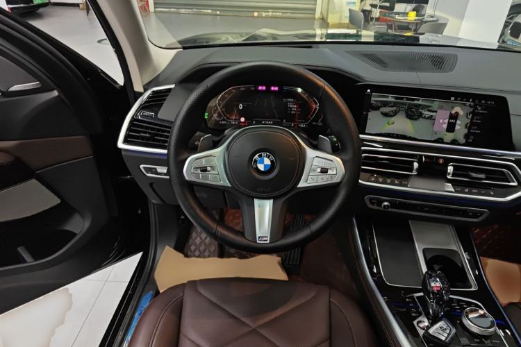 Used BMW X5 2022 xDrive 30Li Luxury M Sport Package Steering Wheel