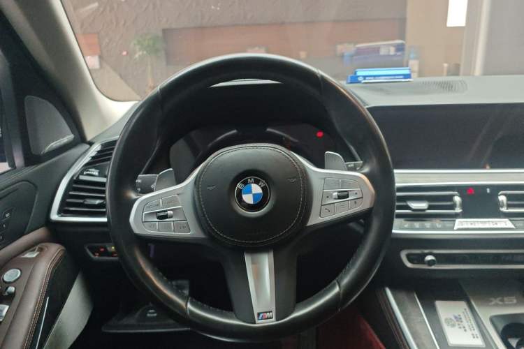 Used BMW X5 2022 xDrive 30Li M Sport Package Steering Wheel