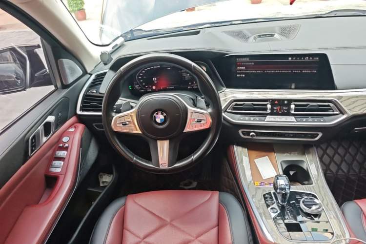 Used BMW X5 2022 Restyled xDrive 30Li Luxury Version M Sport Package Steering Wheel