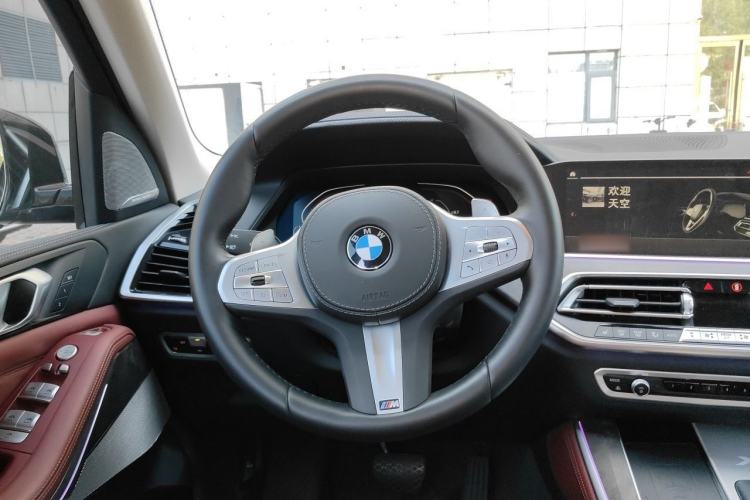 Used BMW X5 2022 Restyled xDrive 30Li Luxury Version M Sport Package Steering Wheel