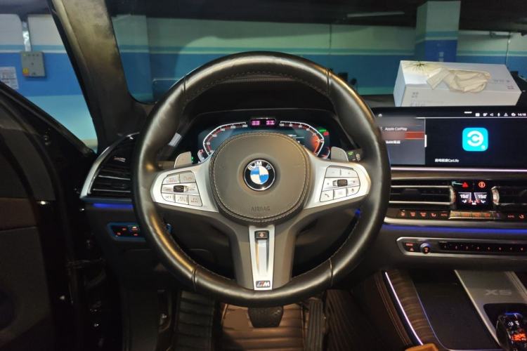 Used BMW X5 2022 xDrive 40Li Luxury Edition M Sport Package Steering Wheel