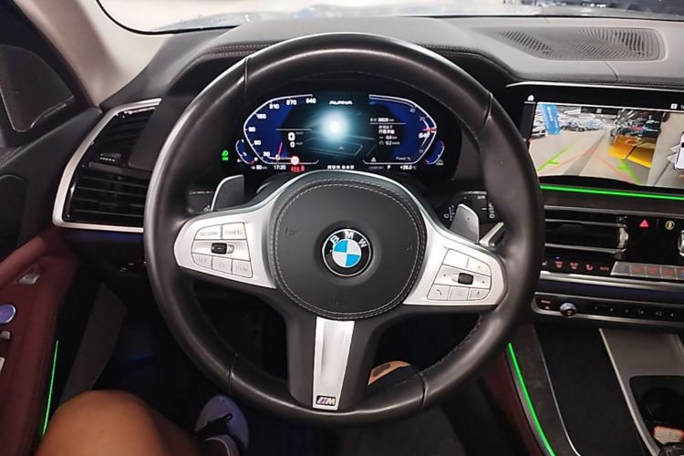 Used BMW X5 2022 Restyled xDrive 30Li Luxury Version M Sport Package Steering Wheel