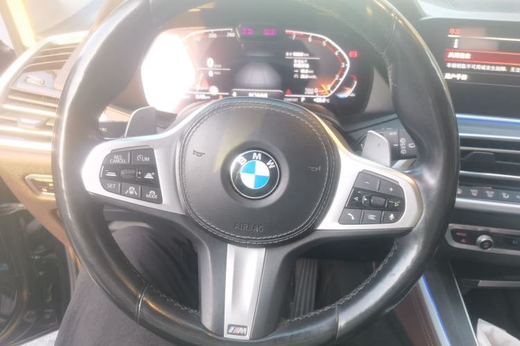 Used BMW X5 2022 xDrive40i Luxury Edition M Sport Package Steering Wheel