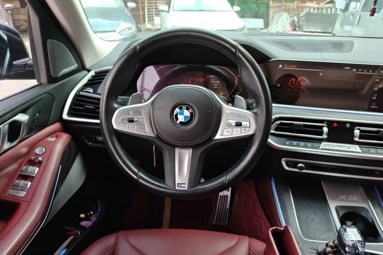 Used BMW X5 2022 xDrive 30Li Luxury M Sport Package Steering Wheel