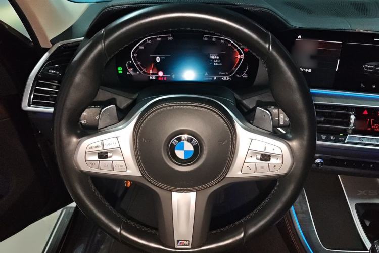 Used BMW X5 2022 xDrive 30Li Luxury M Sport Package Steering Wheel