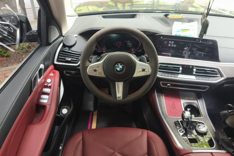 Used BMW X5 2022 Restyled xDrive 30Li Luxury Version M Sport Package Steering Wheel