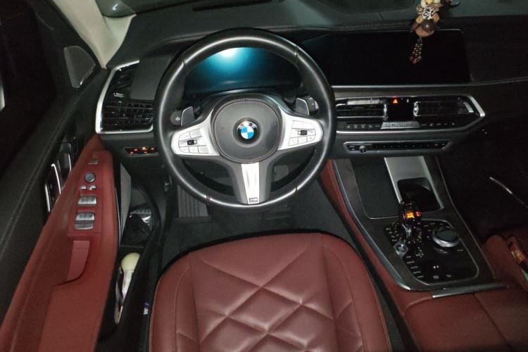 Used BMW X5 2022 Restyled xDrive 30Li Luxury Version M Sport Package Steering Wheel