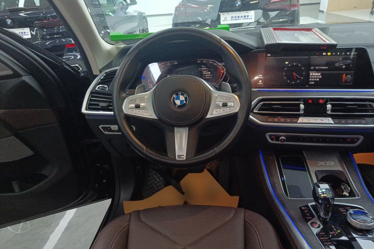 Used BMW X5 2022 Restyled xDrive 30Li Luxury Version M Sport Package Steering Wheel