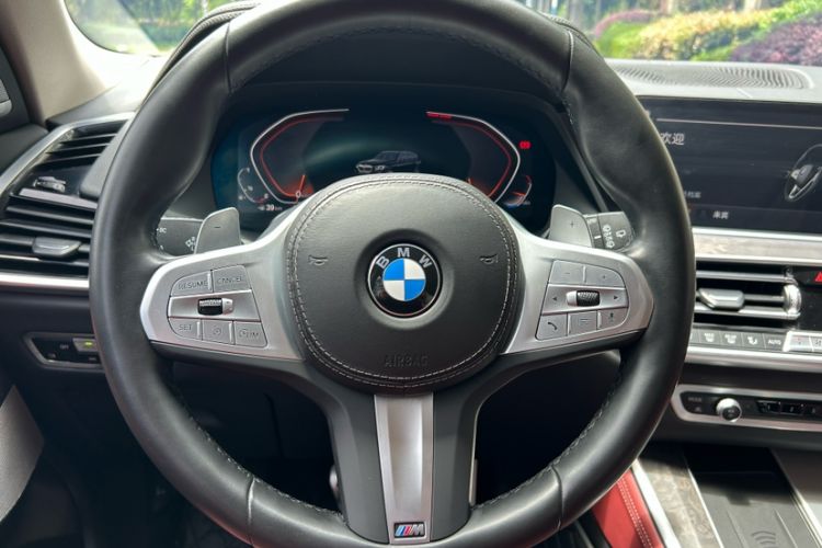 Used BMW X5 2022 Restyled xDrive 30Li Luxury Version M Sport Package Steering Wheel