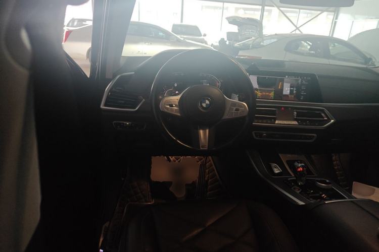 Used BMW X5 2022 Restyled xDrive 30Li Luxury Version M Sport Package Steering Wheel