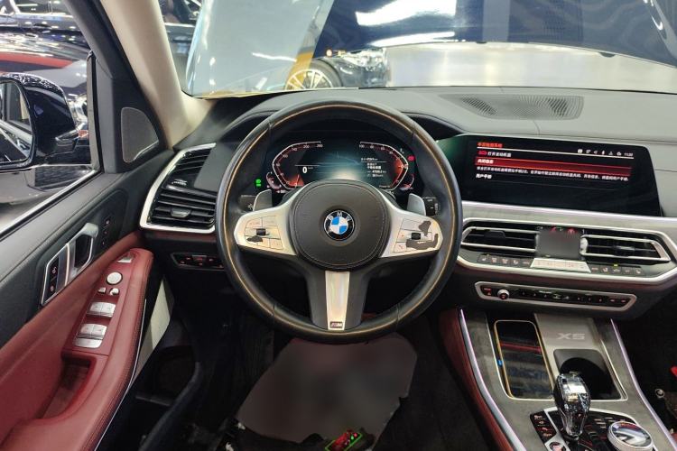 Used BMW X5 2022 Restyled xDrive 30Li Luxury Version M Sport Package Steering Wheel