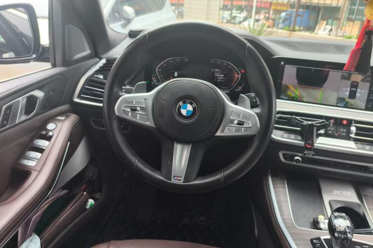 Used BMW X5 2022 xDrive 40Li M Sport Package Steering Wheel