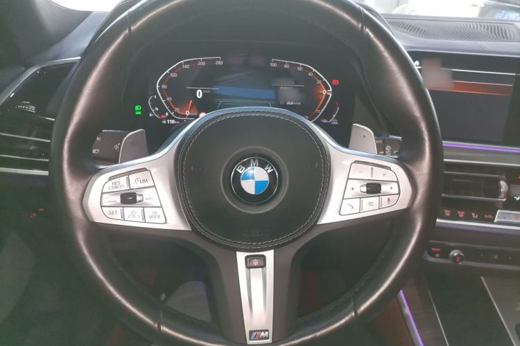 Used BMW X5 2022 xDrive 40Li Luxury Edition M Sport Package Steering Wheel