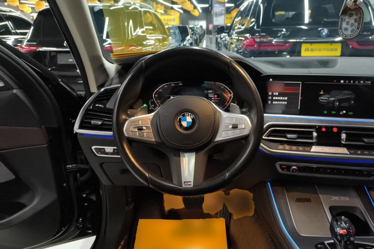 Used BMW X5 2022 Restyled xDrive 30Li M Sport Package Steering Wheel