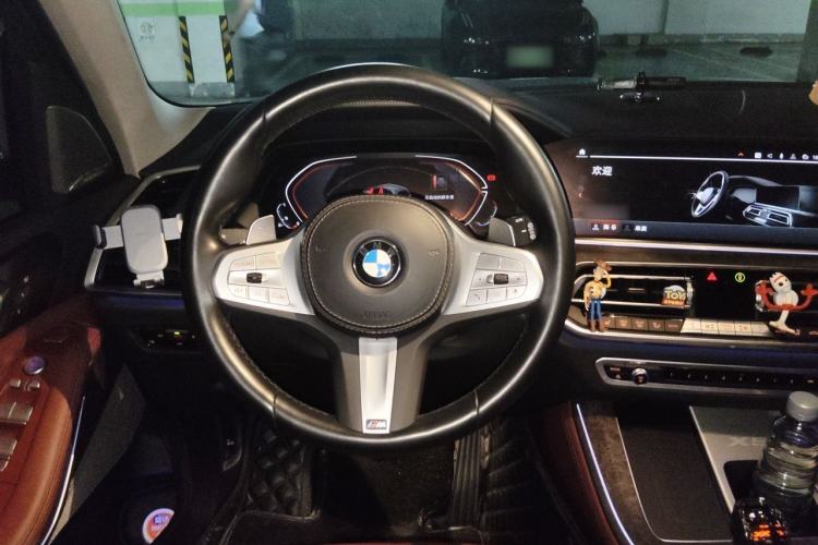 Used BMW X5 2022 Restyled xDrive 30Li Luxury Version M Sport Package Steering Wheel