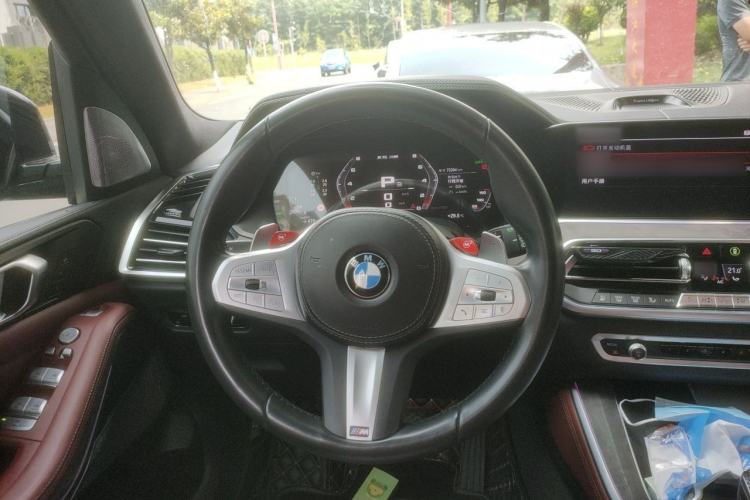 Used BMW X5 2022 xDrive 40Li M Sport Package Steering Wheel