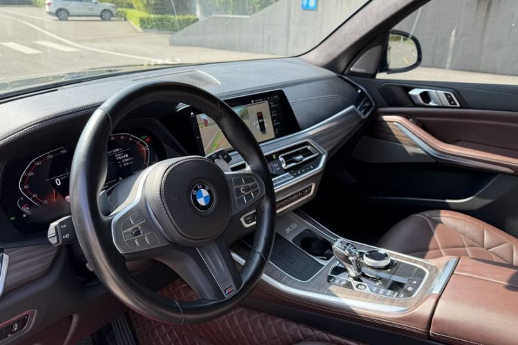 Used BMW X5 2022 xDrive 40Li M Sport Package Steering Wheel
