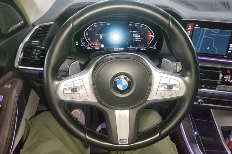 Used BMW X5 2022 xDrive 30Li Luxury M Sport Package Steering Wheel