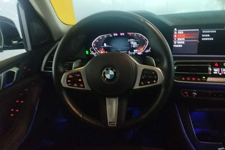 Used BMW X5 2022 xDrive40i Luxury Edition M Sport Package Steering Wheel