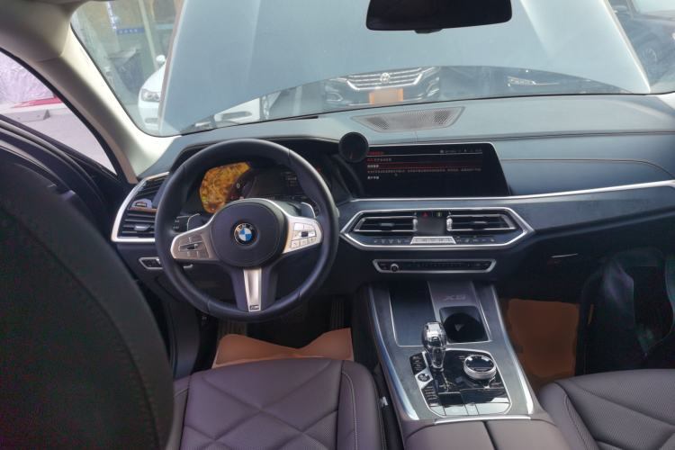 Used BMW X5 2022 xDrive 30Li Luxury M Sport Package Steering Wheel