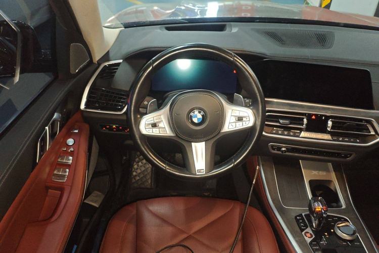 Used BMW X5 2022 Restyled xDrive 30Li Luxury Version M Sport Package Steering Wheel