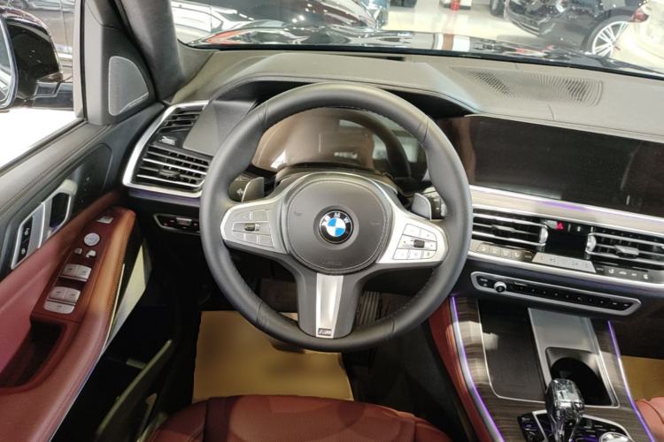 Used BMW X5 2022 Restyled xDrive 40Li M Sport Package Steering Wheel