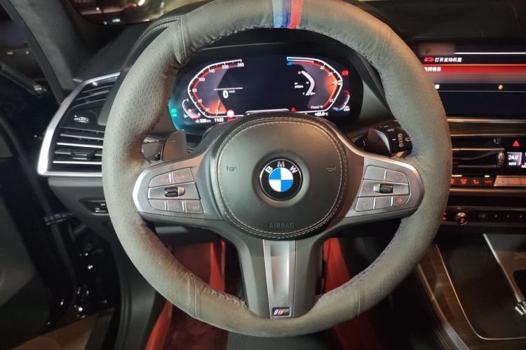Used BMW X5 2022 xDrive 40Li M Sport Package Steering Wheel