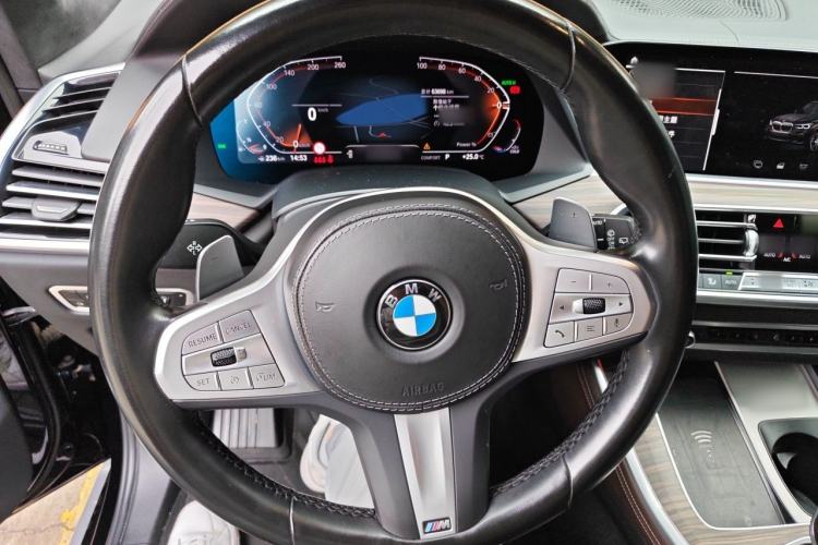 Used BMW X5 2022 xDrive 40Li M Sport Package Steering Wheel