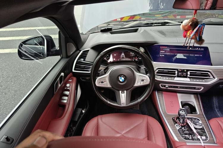 Used BMW X5 2022 Restyled xDrive 40Li Luxury Edition M Sport Package Steering Wheel