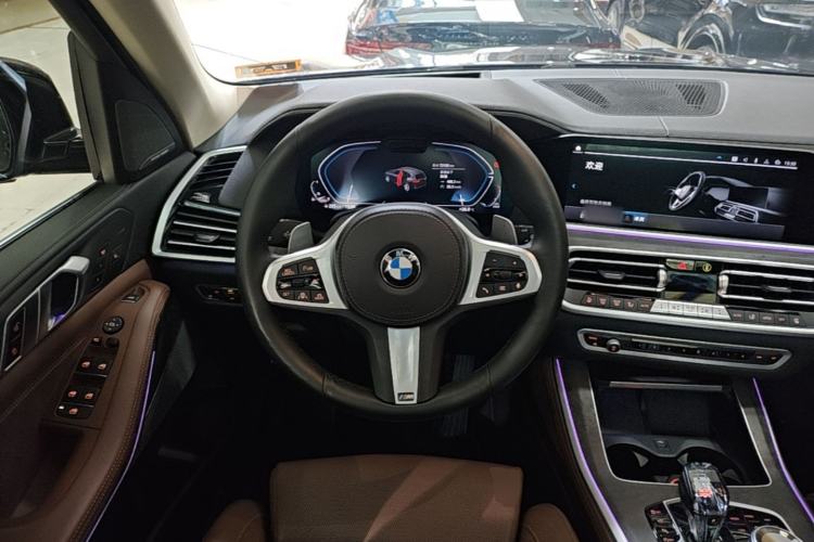 Used BMW X5 2022 xDrive40i Luxury Edition M Sport Package Steering Wheel