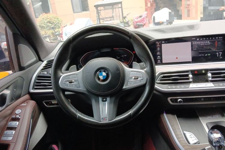 Used BMW X5 2022 Restyled xDrive 40Li Luxury Edition M Sport Package Steering Wheel