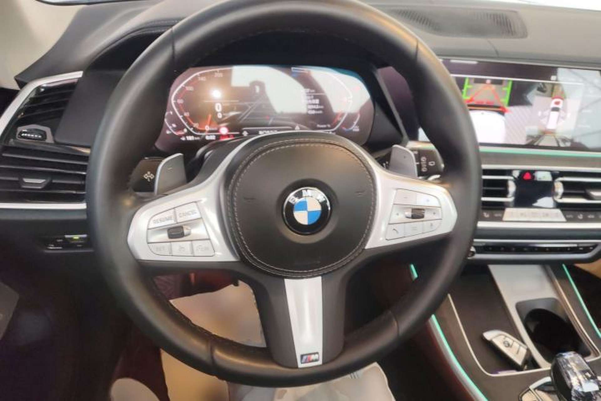 Used BMW X5 2022 Restyled xDrive 30Li Luxury Version M Sport Package Steering Wheel