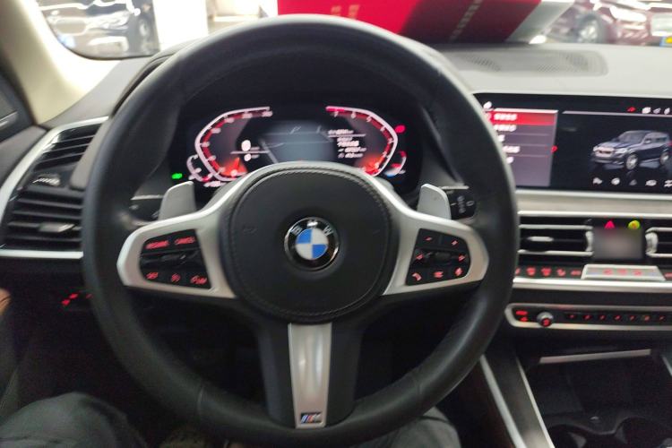 Used BMW X5 2022 xDrive40i M Sport Package Steering Wheel