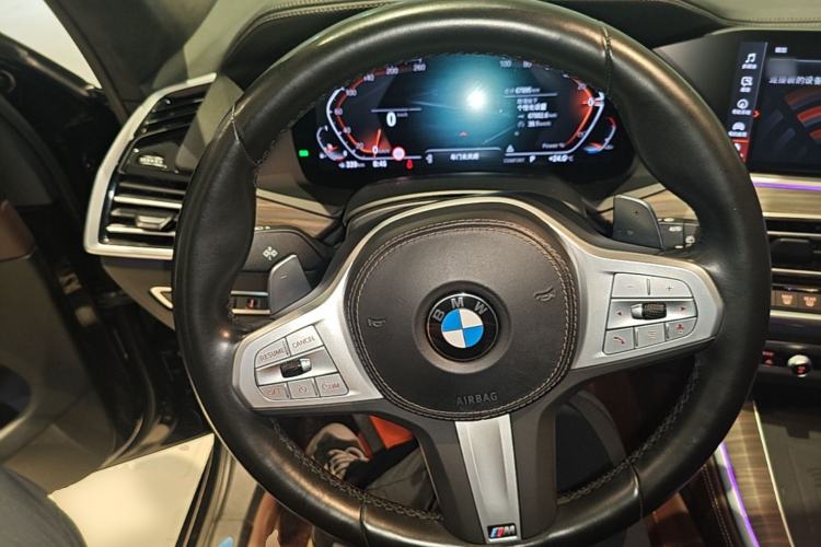 Used BMW X5 2022 xDrive 40Li M Sport Package Steering Wheel