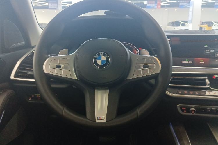 Used BMW X5 2022 Restyled xDrive 30Li Luxury Version M Sport Package Steering Wheel