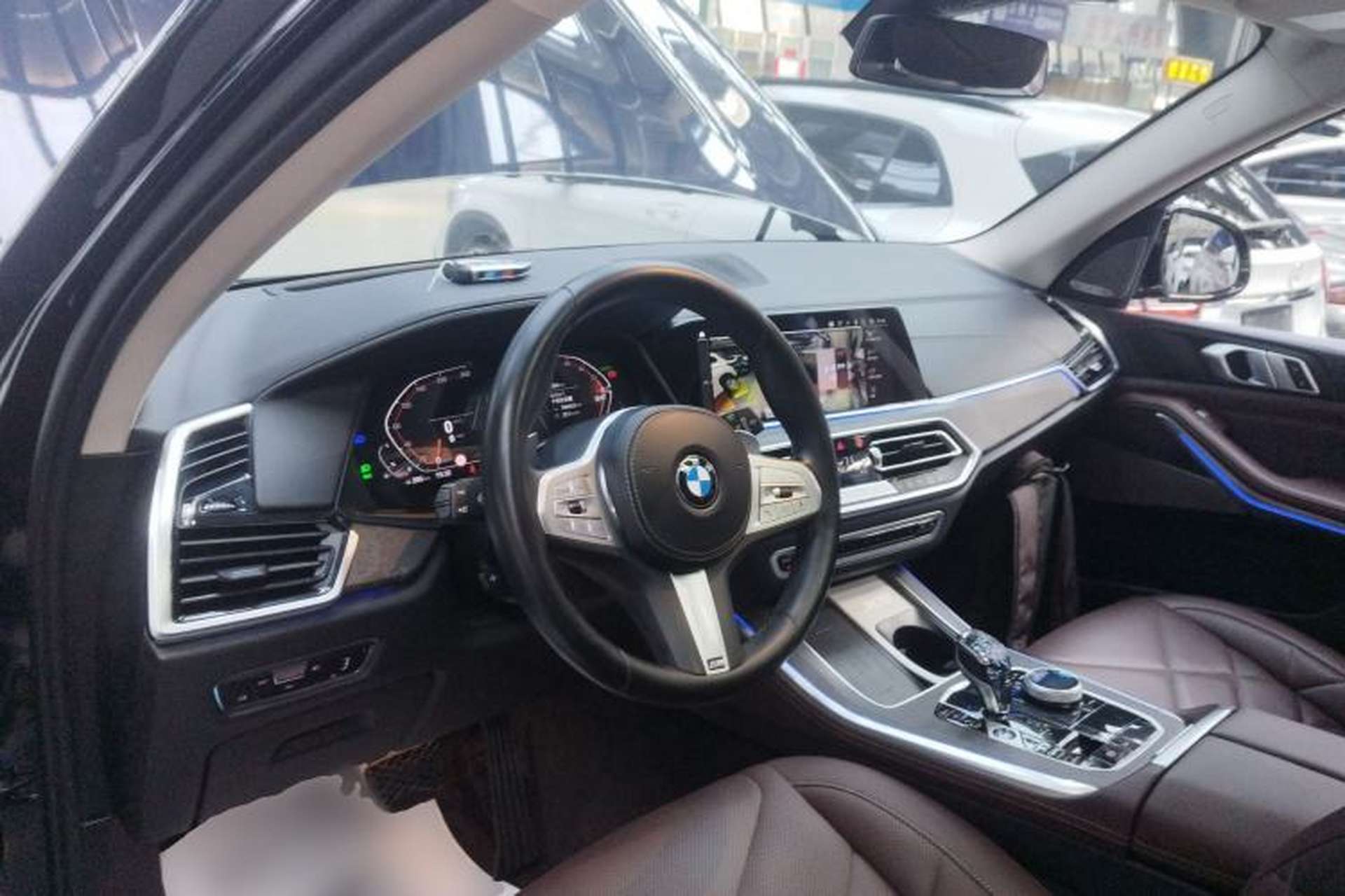 Used BMW X5 2022 Restyled xDrive 30Li Luxury Version M Sport Package Steering Wheel