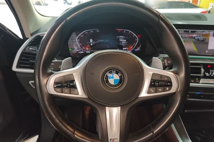 Used BMW X5 2022 xDrive40i M Sport Package Steering Wheel