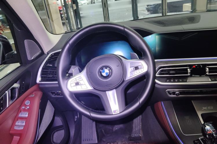 Used BMW X5 2022 Restyled xDrive 30Li Luxury Version M Sport Package Steering Wheel