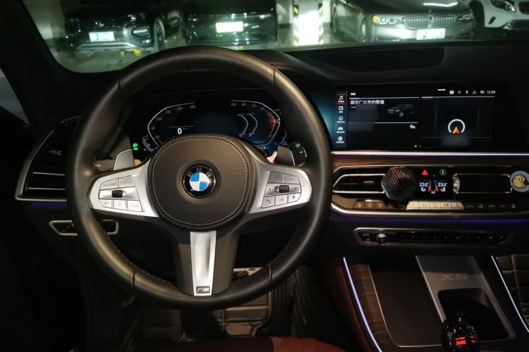 Used BMW X5 2022 xDrive 40Li M Sport Package Steering Wheel