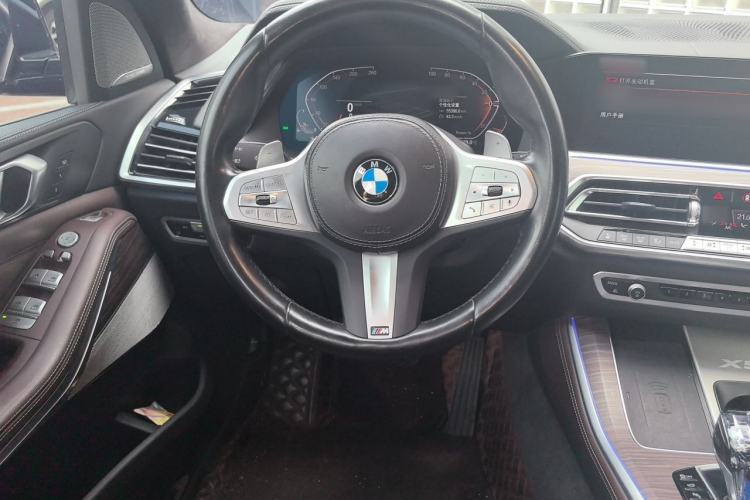 Used BMW X5 2022 xDrive 40Li M Sport Package Steering Wheel