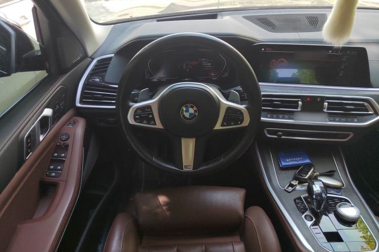 Used BMW X5 2022 xDrive40i Luxury Edition M Sport Package Steering Wheel