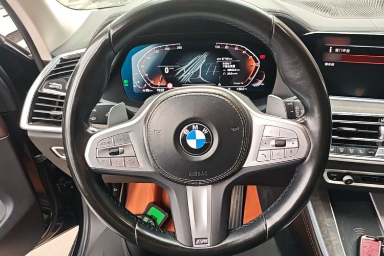 Used BMW X5 2022 xDrive 30Li Luxury M Sport Package Steering Wheel