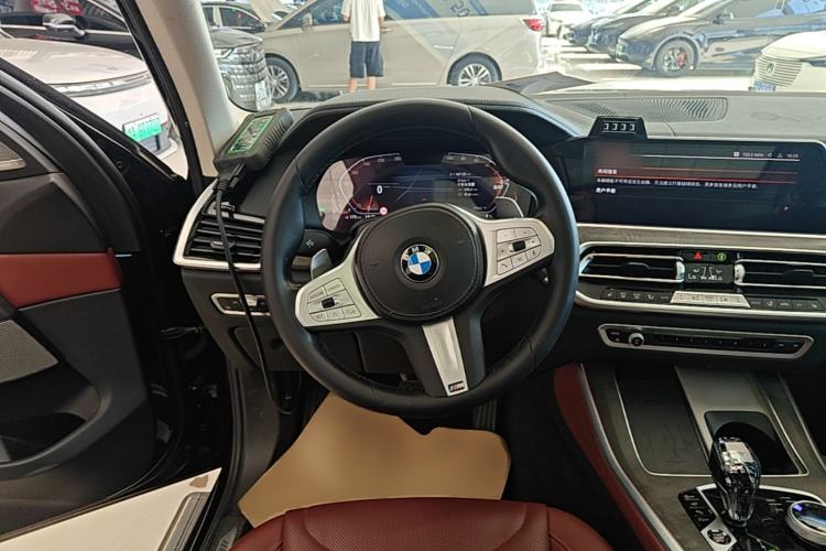 Used BMW X5 2022 Restyled xDrive 30Li Luxury Version M Sport Package Steering Wheel