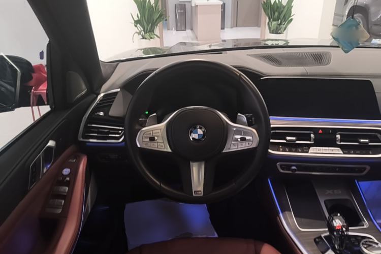 Used BMW X5 2022 Restyled xDrive 40Li M Sport Package Steering Wheel