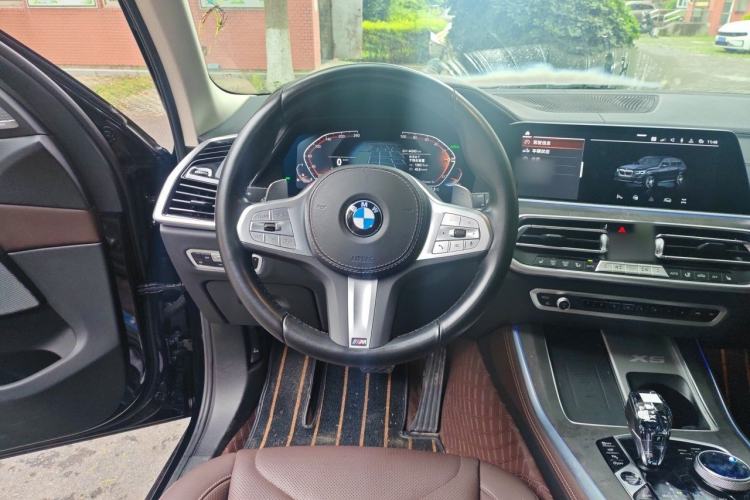 Used BMW X5 2022 Restyled xDrive 30Li Luxury Version M Sport Package Steering Wheel