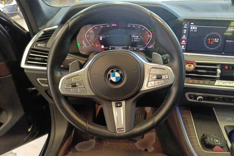 Used BMW X5 2022 Restyled xDrive 40Li Luxury Edition M Sport Package Steering Wheel