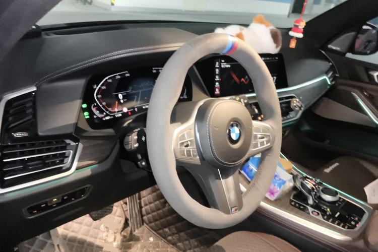 Used BMW X5 2022 xDrive 40Li M Sport Package Steering Wheel